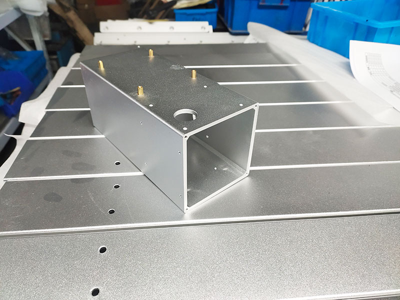 CNC精密加工-設備外殼