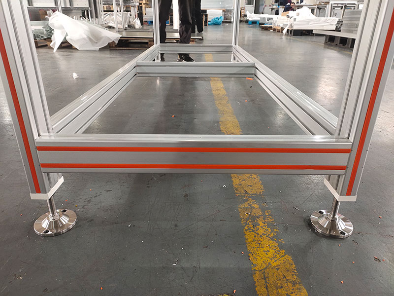 帶蹄腳的鋁型材框架